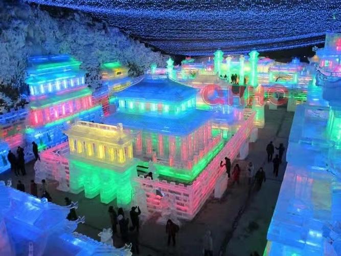 首页>新闻中心>正文> 冰雪乐园冰雕展制作厂家2021大型冰雕展供应出租