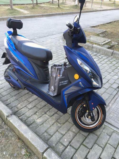 诚心出售九成新雅迪电动车—天津雅迪电动车