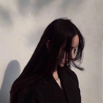 优质高冷玩网女头烧喉只饮烈酒不谈过往