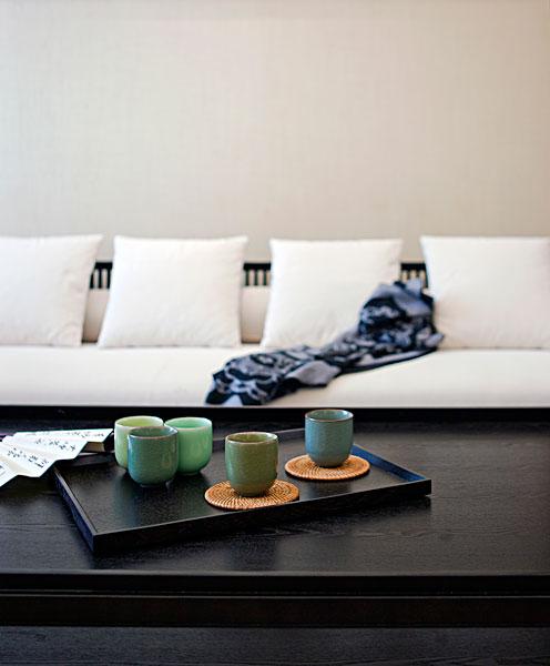 家居生活场景茶几上的茶具