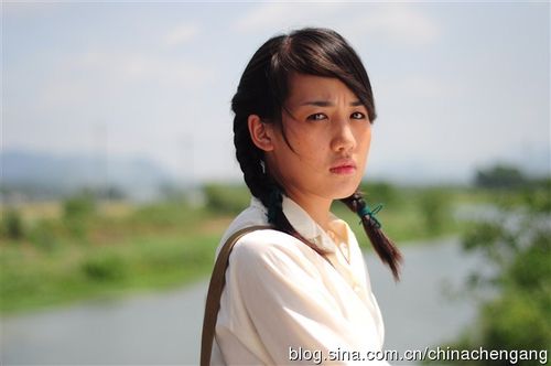 中国演艺界90后美女新星张江诗琴