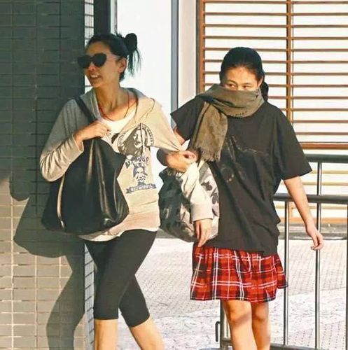 梁朝伟获封"亚洲卓别林"?50岁的邱淑贞c位同框颜值在线