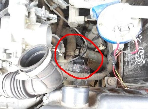 长安奔奔迷你水箱放水开关在哪里,我想换防冻液