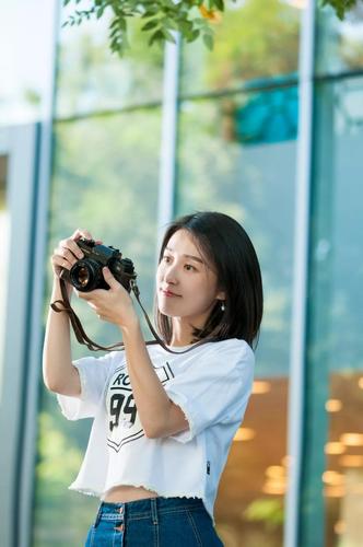 既是圈内人,又像局外人丨演员宫哲的别样人生