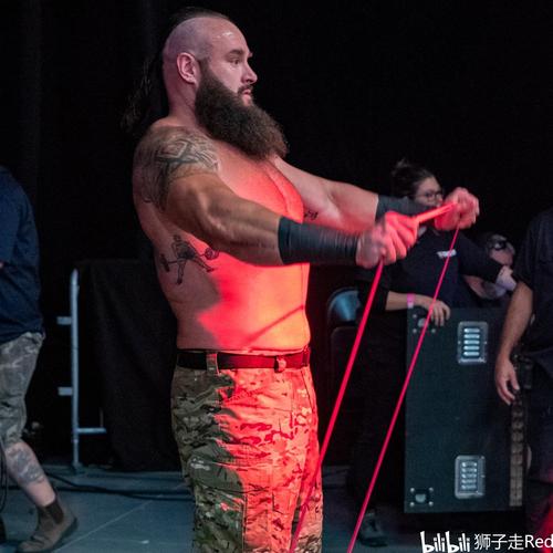 wwe祝人间怪兽黑羊布朗斯图曼braun strowman生日快乐