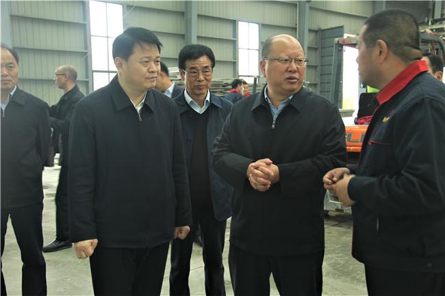 韩一兵赴咸阳市调研建筑垃圾固废再生循环利用和资源化等工作