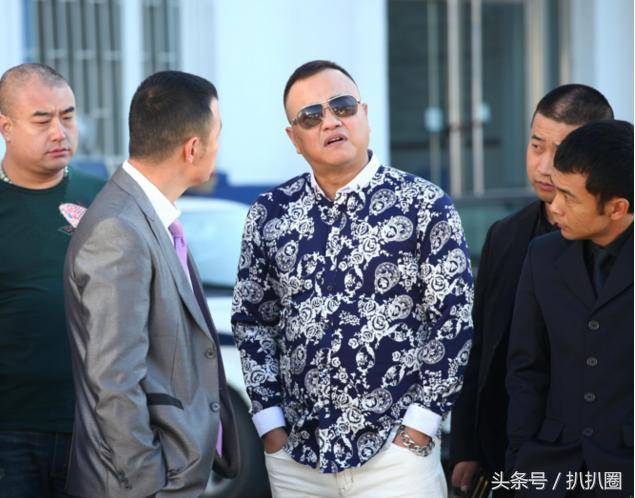 传闻本山传媒的副总裁是个有实力有背景的人物
