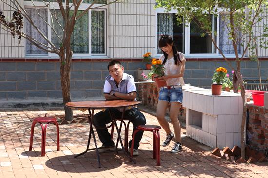 《老家门口唱大戏》热播 网友:真正的农村剧!