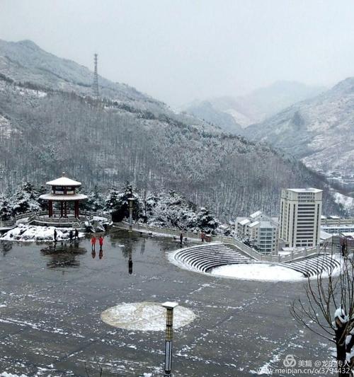 白云山雪景