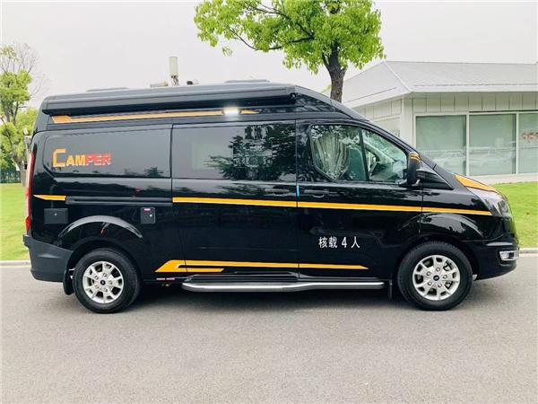 宇通b520福特房车,横置大床轻便好开