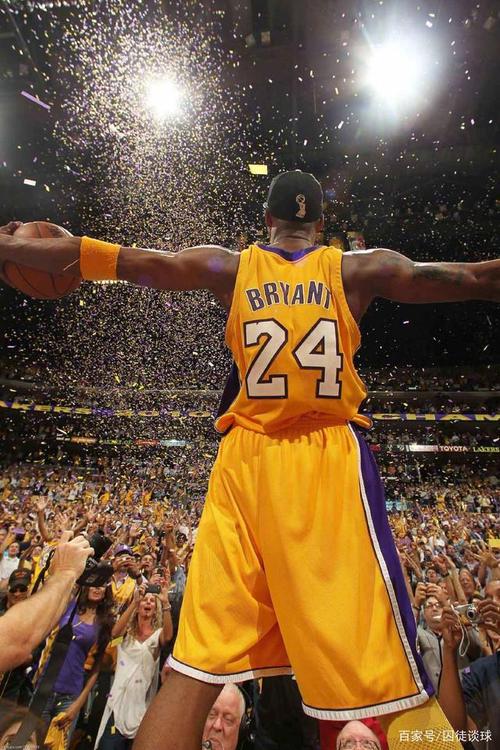 科比退役四周年:60分壮烈告别 瓦妮莎发文怀念