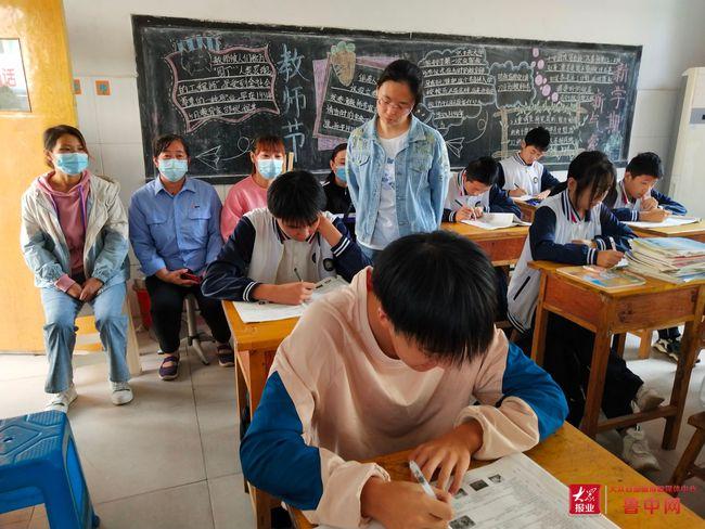 桓台县陈庄中学开展"家长开放日"活动