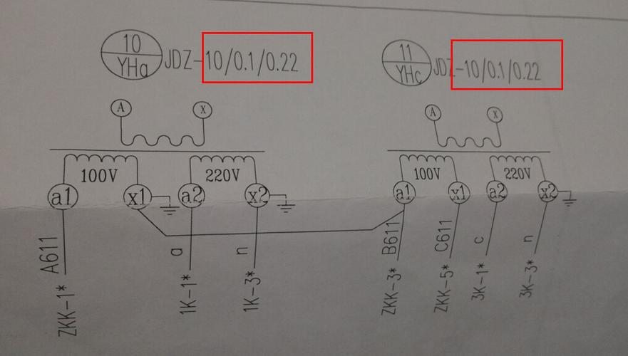 有两个绕组,一个100v,一个220v,外接交流220v备用电源,pt电压