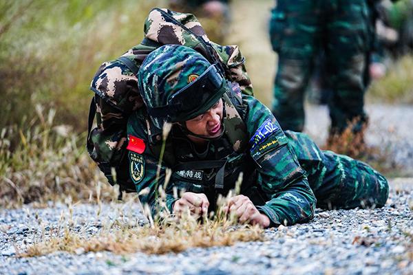 大图来袭!直击武警特战队员"魔鬼训练"现场(组图)