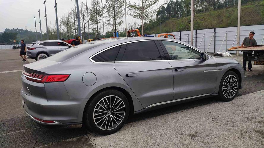 2020年成都车展探馆:比亚迪汉dm实车