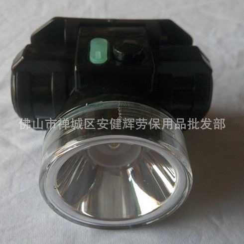 头灯专用led强光灯珠 配备锂电池轻巧而容量大 白色灯光射程超500m