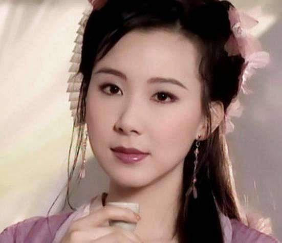武林第一美女和京城第一美女这种人设其实挺苏的啊