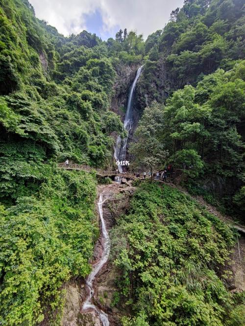 义乌东阳周边游松瀑景区_瀑布_周边游_徒步_裙子_摄影