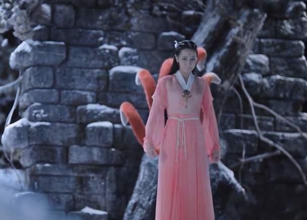 《枕上书》凤九的九尾狐咋拍的?看到幕后花絮,热巴都忍不住笑了