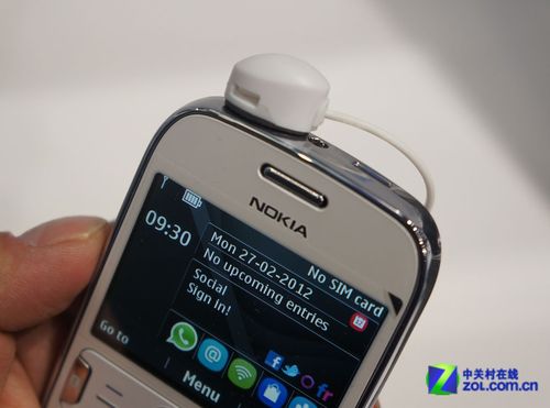 【高清图】 最便宜1ghz手机 诺基亚asha 302真机试玩图3