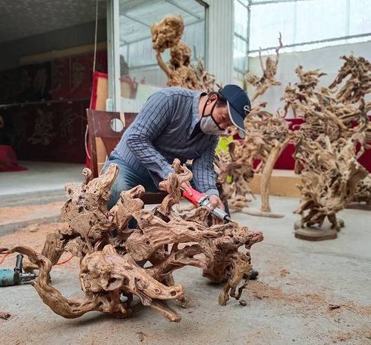 道法自然根艺独创记中国根雕艺术家吴静鹏