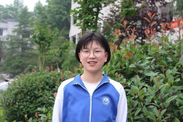 罗田县凤山中学2019年"校园之星"事迹展