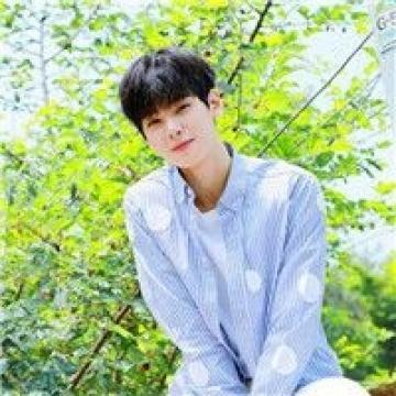 温暖干净的男生,男生头像图片-回车桌面