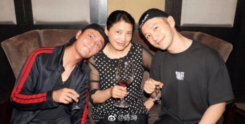 陈坤黄晓明同框 破除两人不和传言 网友:这个班厉害了!