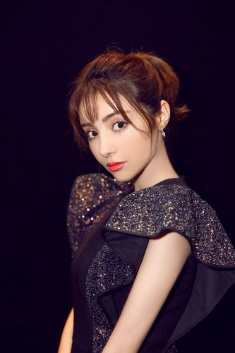 麦迪娜图片 麦迪娜优雅图片写真