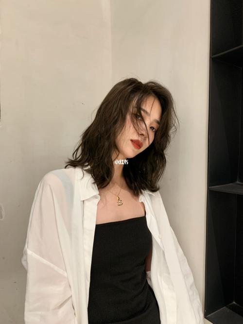 刚完成的慵懒感锁骨发_锁骨发_发型_时尚_发型