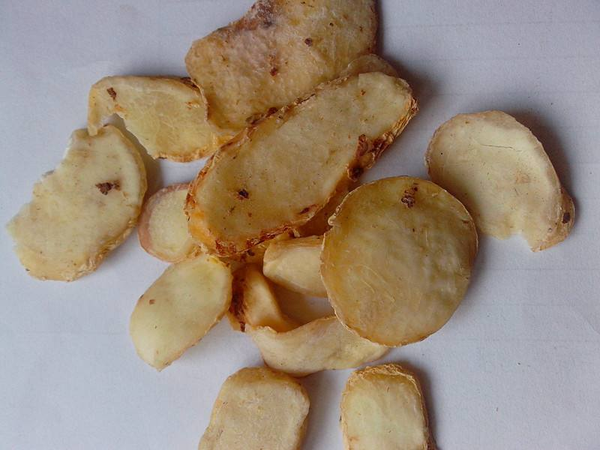 白附子《本草纲目》有曰:"白附子因与附子相似而得名,而非附子类也,乃