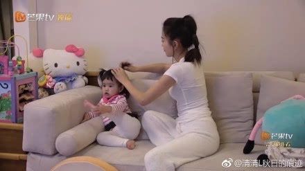 《妈妈是超人》包文婧另类带娃方式被吐槽 "巨婴妈妈"