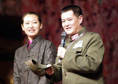 赵本山老婆马丽娟近照 赵本山妻子马丽娟照片 赵本山妻子近照曝光(2)