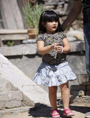 9岁王诗龄早餐照意外曝光,严重失控的身材衣服早已遮挡不住!