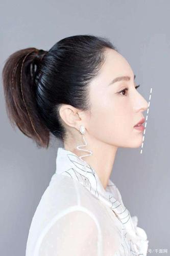 侧颜美学 迪丽热巴正脸侧脸都好看的美学秘密