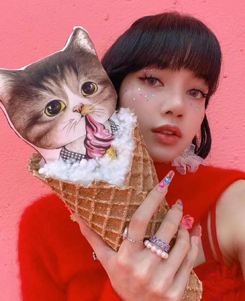 lisa ins更新照片_ins_妆容_lisa_娱乐_明星娱乐资讯