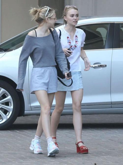 【八卦】英女王,德普女儿,范宁妹妹都没有的东西,平平