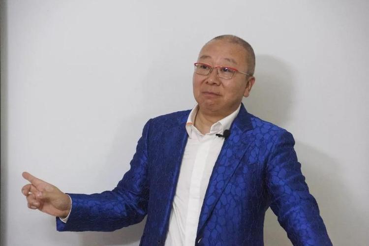 △孙天文  上海财经大学特聘教授