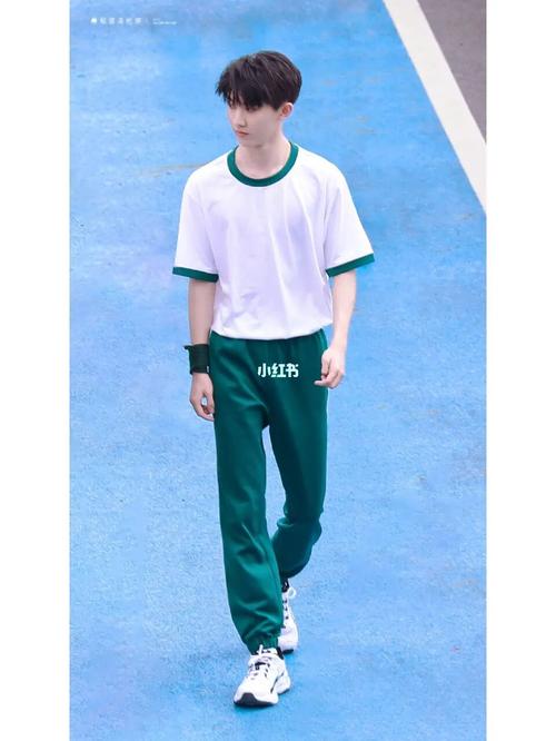 马嘉祺_时代少年团_夏天去哪玩_tnt时代少年团_潮流_穿搭ootd