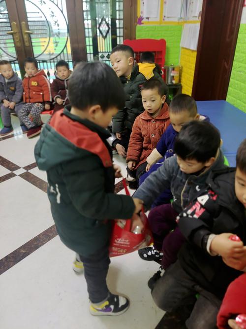其它 我是心怡小朋友今天在幼儿园和小朋友们一起过生日 写美篇