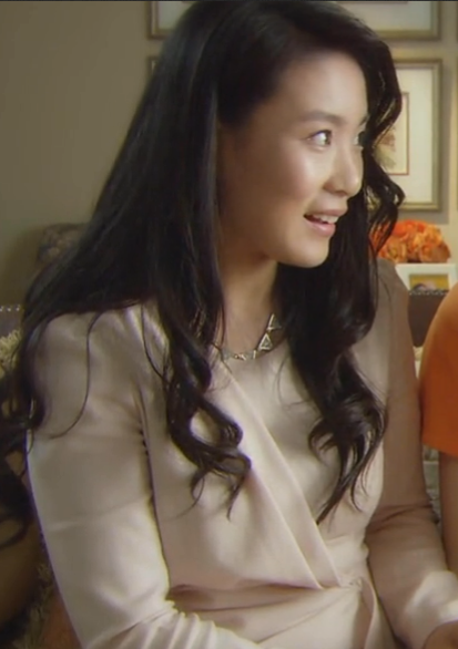 凌妈妈是《巴啦啦小魔仙》里的凌美琪和凌美雪的母亲,是一位烹饪狂人