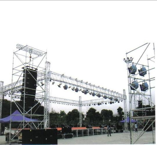 公司拥有齐全质优的舞台音响灯光设备,并有专业素质高的施工搭建队伍