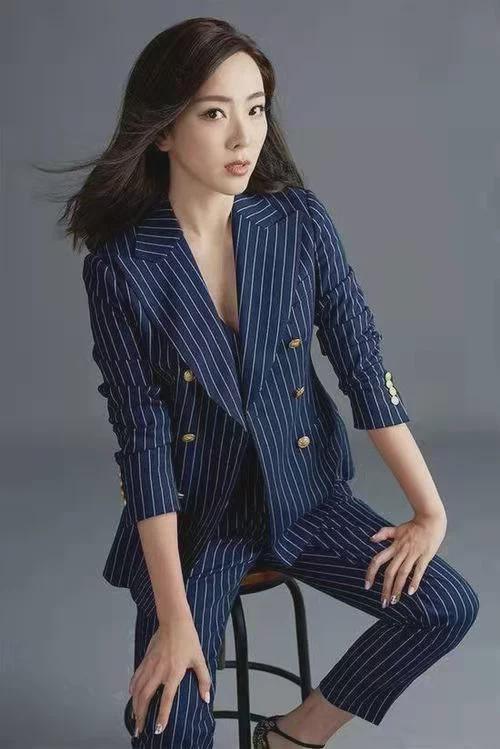 被撒贝宁赞誉到惊为天人的李思思到底有什么魅力
