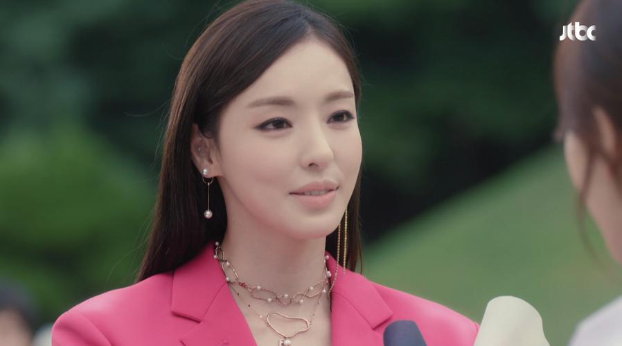 《爱上变身情人》李多熙的厚重眼妆更抢戏,还是她的耳饰更抢戏?