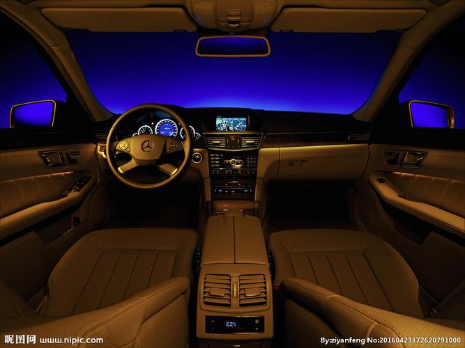 奔驰e级跑车内饰图片
