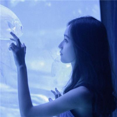 女生**头像孤单伤感图片 我的头像是我的心情