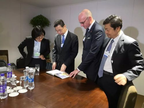 皇家飞利浦大中华区副总裁,公共事务部主管朱海鸾等会见交流