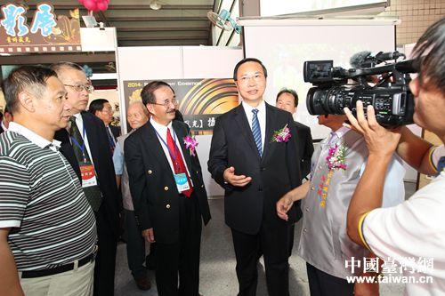 贵州省委副书记李军接受台湾媒体采访.(图片来源:贵阳市台办)
