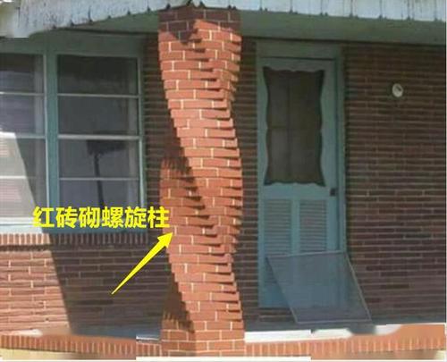 农村门前装的罗马柱土味十足,不如国外,红砖砌螺旋柱漂亮还省钱_柱子