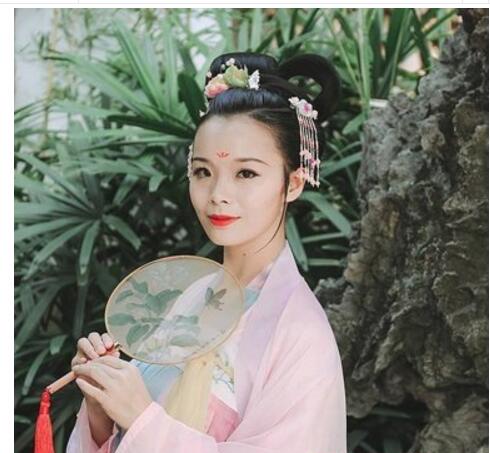 少女双髻发型如何扎好看